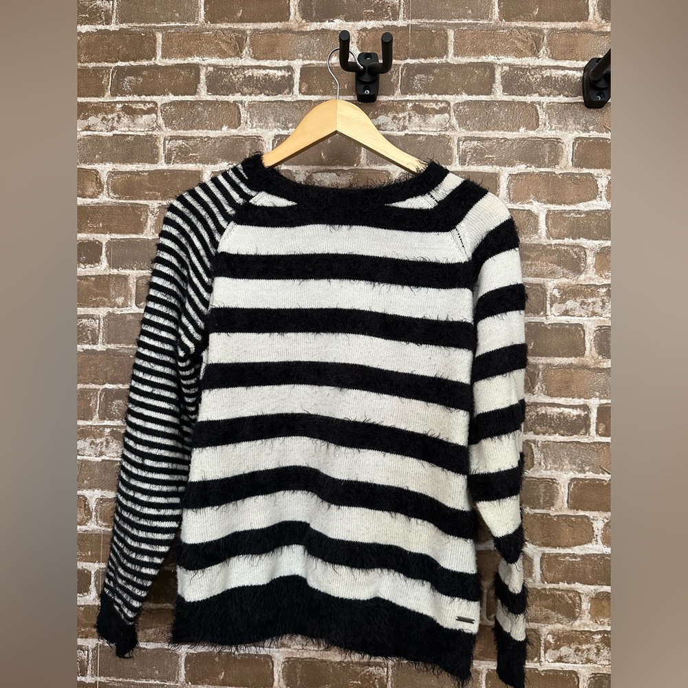 Volcom Women's Need Space Wide Neck Crew Striped Sweater Size Small